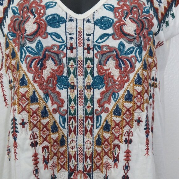 Johnny Was size Small Floral Boho Embroidered Top Cap Sleeve V Neck Ivory - Picture 6 of 6